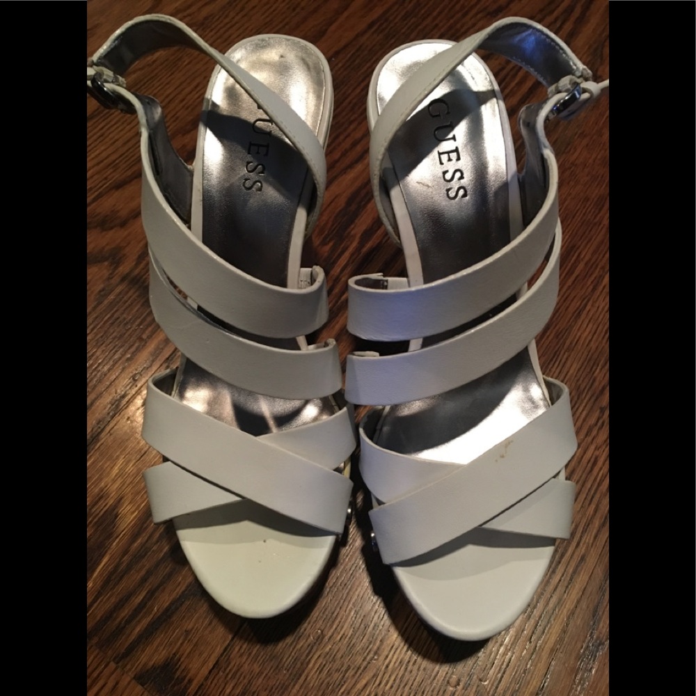 Guess white wedges